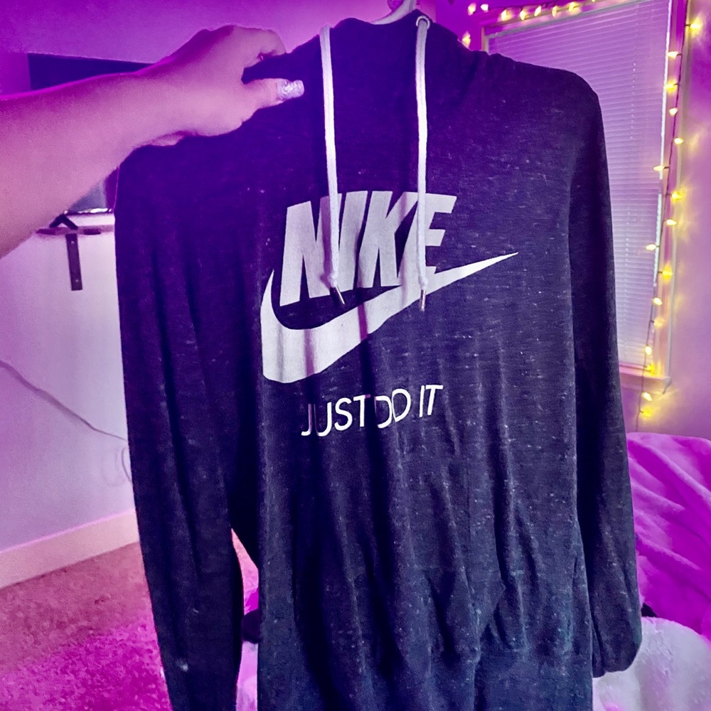 nike sweatshirt
